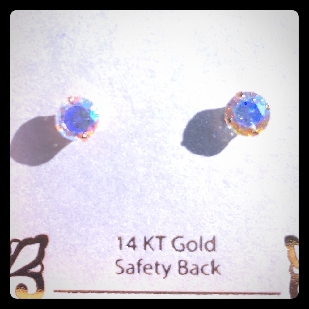 BNWT earrings 14k gold
